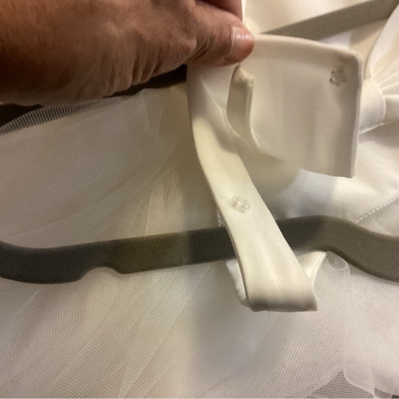 David's Bridal CR 1403 Soft White Back Out Bow Flower Girl Dress SZ 7 EUC $129 - Picture 15 of 16